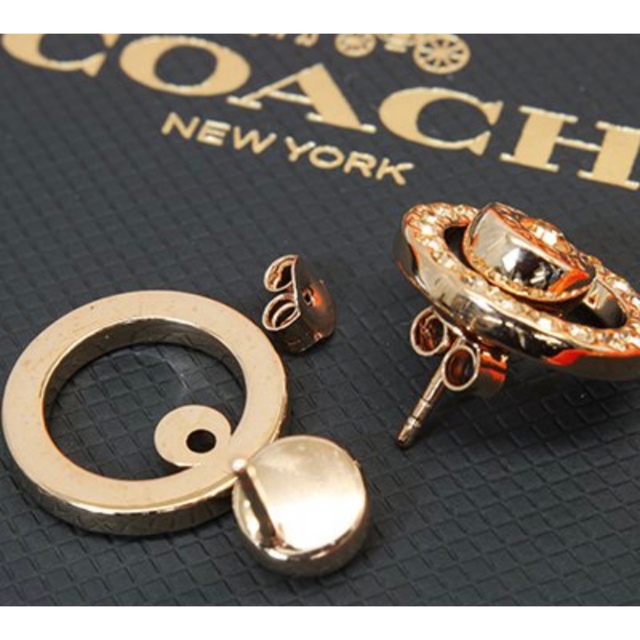 COACH(コーチ)の新品 コーチ ピアス レディース F68009 RGD ローズゴールド 2Way レディースのアクセサリー(ピアス)の商品写真