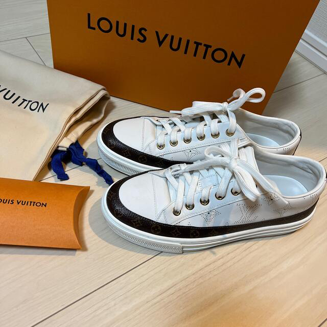 LOUIS VUITTON(ルイヴィトン)のLOUISVUITTON レディースの靴/シューズ(スニーカー)の商品写真