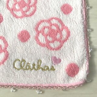 クレイサス(CLATHAS)のクレイサス　ハンドタオル　ホワイト＆ピンク　カメリア柄　刺繍＆レース＆ビーズ付(タオル/バス用品)