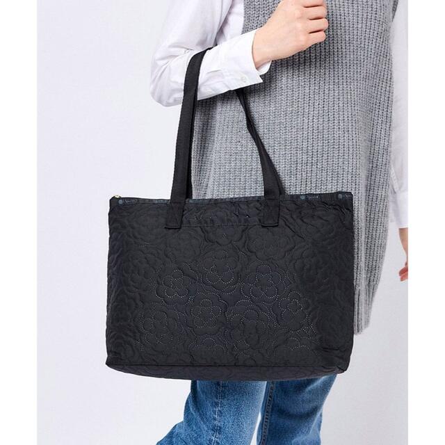 LeSportsac(レスポートサック)のBASIC EAST WEST TOTE/パフィーブロッサムズ レディースのバッグ(トートバッグ)の商品写真