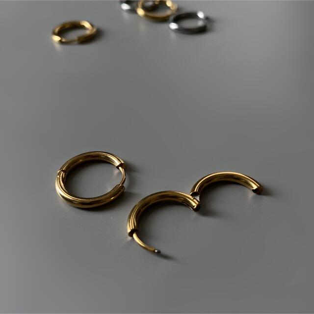 SLOBE IENA(スローブイエナ)のStainless mini hoop pierce gold No.791 レディースのアクセサリー(ピアス)の商品写真