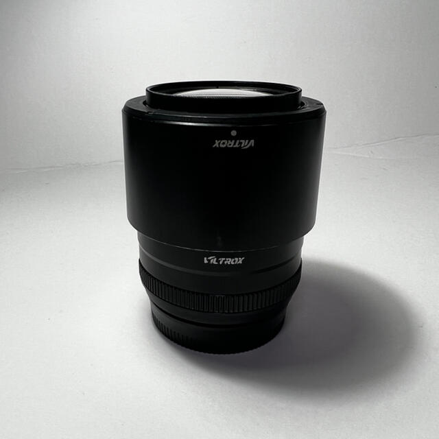 富士フイルム(フジフイルム)のviltrox 56mm F1.4 Xマウント スマホ/家電/カメラのカメラ(レンズ(単焦点))の商品写真