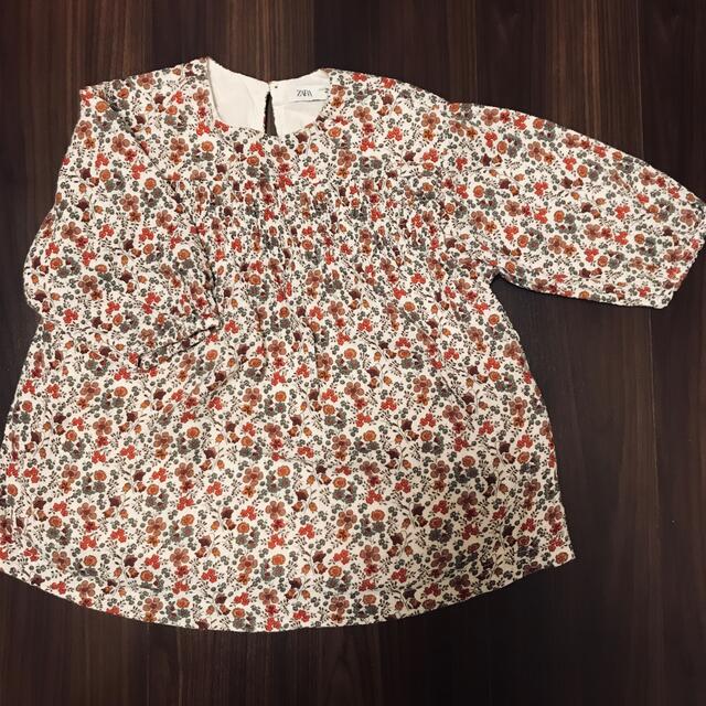 ZARA KIDS(ザラキッズ)のワンピース　ZARA ガール　90 95 花柄　コットン キッズ/ベビー/マタニティのキッズ服女の子用(90cm~)(ワンピース)の商品写真