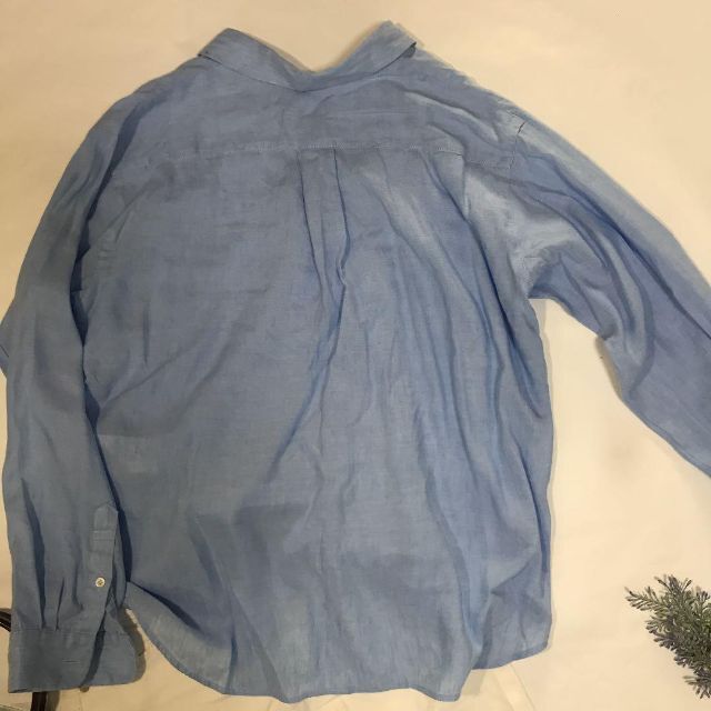 kumikyoku（組曲）(クミキョク)の組曲　ペイルブルーがさわやかな印象をあたえるシャキッとシャツ レディースのトップス(シャツ/ブラウス(長袖/七分))の商品写真