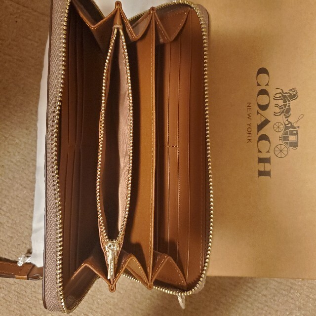 COACH(コーチ)のCOACHシグネチャー柄長財布 レディースのファッション小物(財布)の商品写真