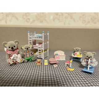 エポックシャ(EPOCH)のシルバニアファミリー  3段ベッド＆赤ちゃんおもちゃセット＆コアラファミリー4体(キャラクターグッズ)