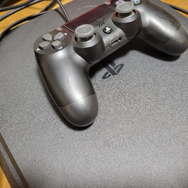 PlayStation4(プレイステーション4)のPS4 エンタメ/ホビーのゲームソフト/ゲーム機本体(家庭用ゲーム機本体)の商品写真