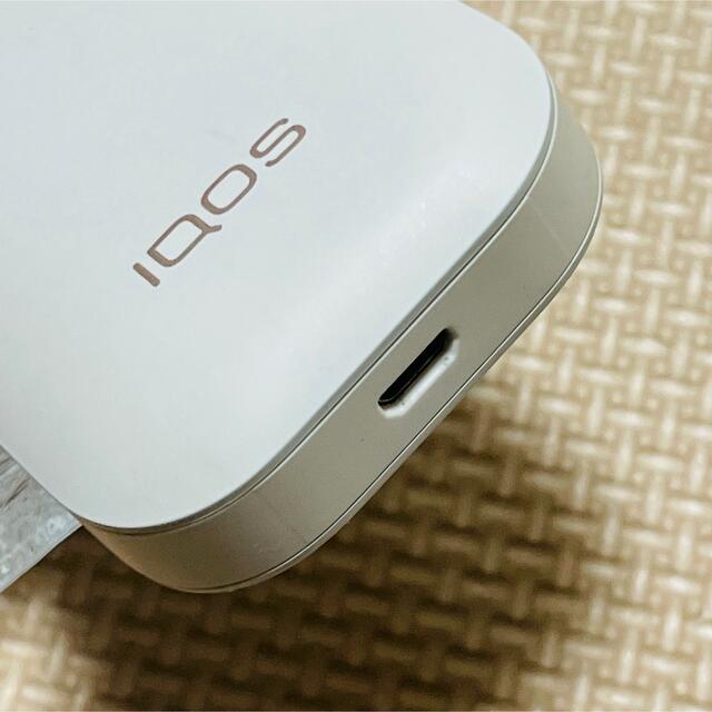 ☆動作確認済☆ iqos2.4plus　チャージャーのみ　ホワイト メンズのファッション小物(タバコグッズ)の商品写真