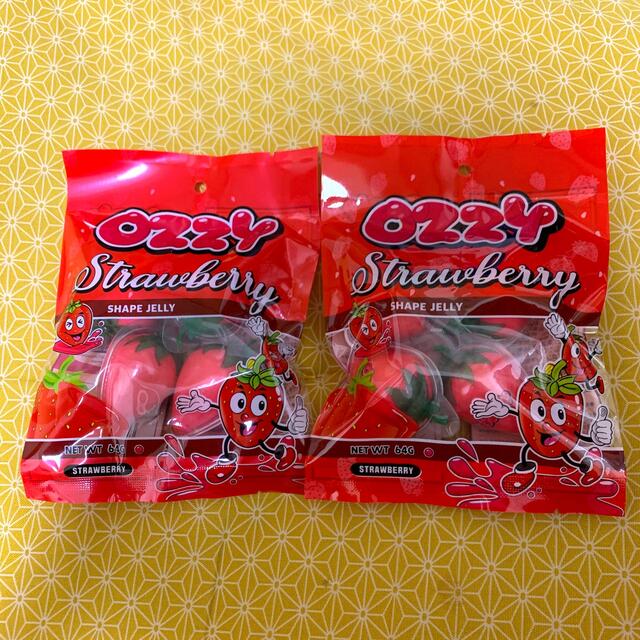 【新品未開封】ozzy ストロベリーグミ 食品/飲料/酒の食品(菓子/デザート)の商品写真