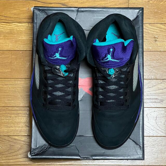 NIKE(ナイキ)の30 NIKE AIR JORDAN 5 RETRO BLACK GRAPE メンズの靴/シューズ(スニーカー)の商品写真