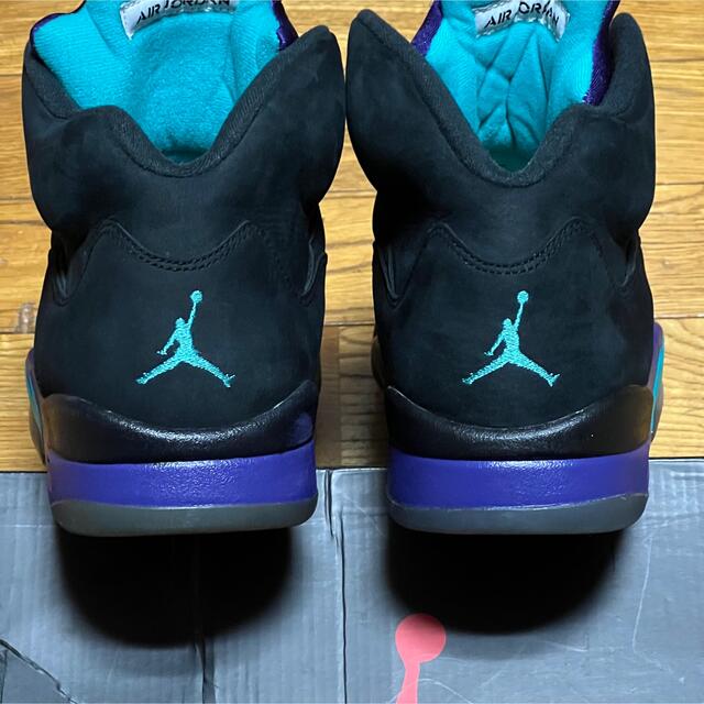 NIKE(ナイキ)の30 NIKE AIR JORDAN 5 RETRO BLACK GRAPE メンズの靴/シューズ(スニーカー)の商品写真