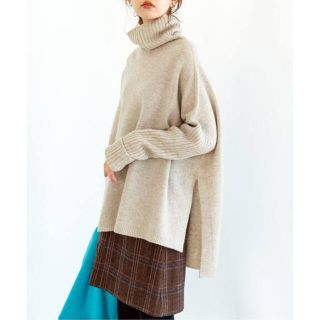 イエナ(IENA)の新品 IENA ウールカシミヤ脇スリットタートルネックプルオーバー ナチュラルB(ニット/セーター)