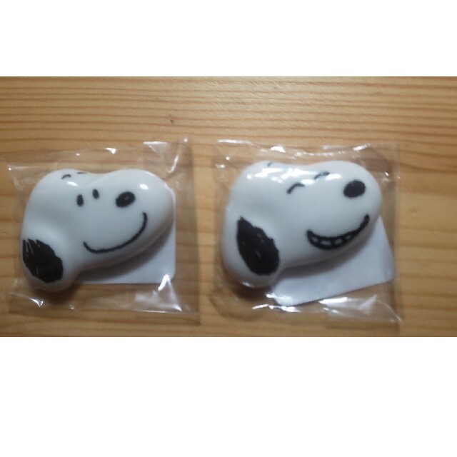 SNOOPY(スヌーピー)のpeanuts　SNOOPY　箸置き　2セット インテリア/住まい/日用品のキッチン/食器(カトラリー/箸)の商品写真