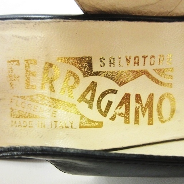 Salvatore Ferragamo(サルヴァトーレフェラガモ)のサルヴァトーレフェラガモ レザー ハイヒール パンプス バックストラップ 黒 レディースの靴/シューズ(ハイヒール/パンプス)の商品写真