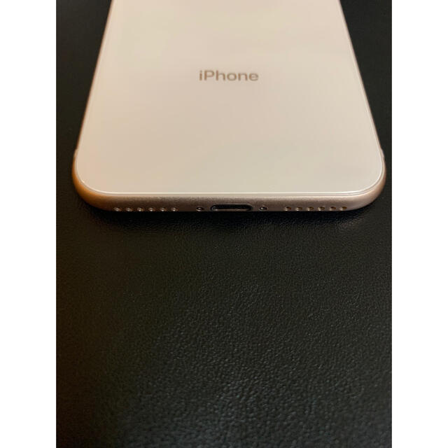 iPhone(アイフォーン)の【専用】Hitomi様　iPhone8  64GB  GOLD  SIMフリー スマホ/家電/カメラのスマートフォン/携帯電話(スマートフォン本体)の商品写真