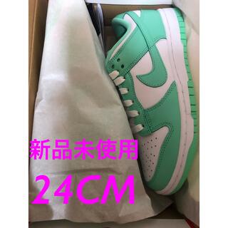 ナイキ(NIKE)のNIKE WMNS DUNK LOW "GREEN GLOW" 24cm(スニーカー)