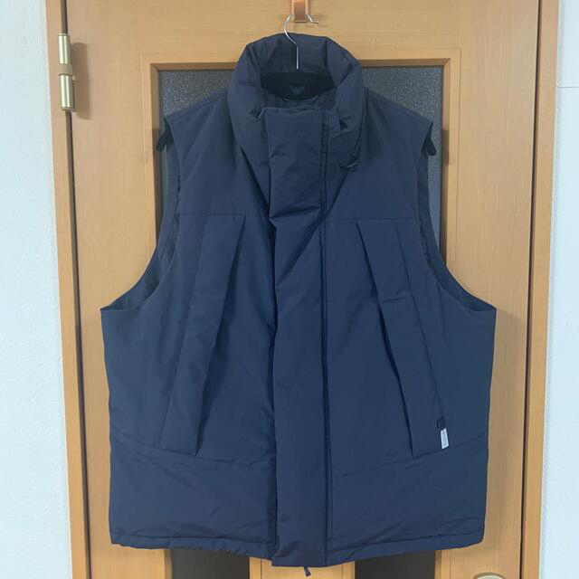 1LDK SELECT(ワンエルディーケーセレクト)のDAIWA PIER39 GORE-TEX DOWN VEST M navy メンズのジャケット/アウター(ダウンベスト)の商品写真