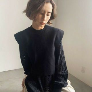 アメリヴィンテージ(Ameri VINTAGE)のAMERI  LAYERED OVER SHOULDER KNIT　ニット(ニット/セーター)