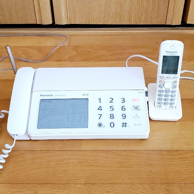 Panasonic(パナソニック)のパナソニック 　おたっくす 　デジタルコードレスFAX 　子機1台付き  スマホ/家電/カメラのスマートフォン/携帯電話(その他)の商品写真