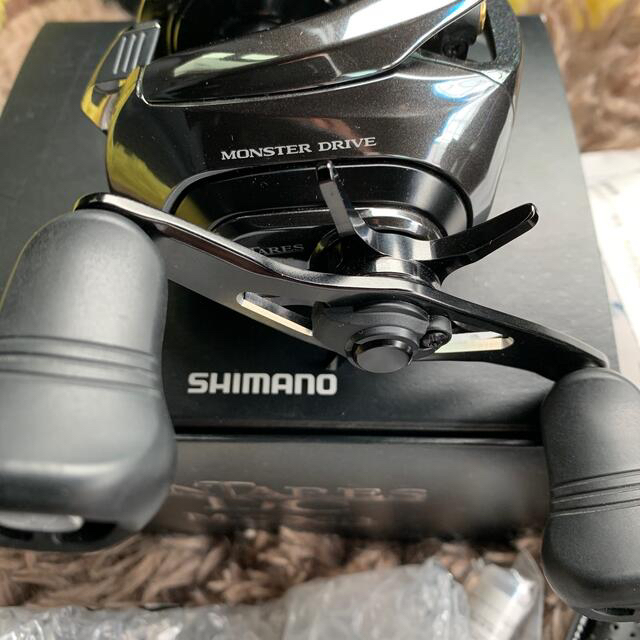 SHIMANO(シマノ)の値下げ不可　シマノ18アンタレスDC MD XG 右ハンドル美品 スポーツ/アウトドアのフィッシング(リール)の商品写真