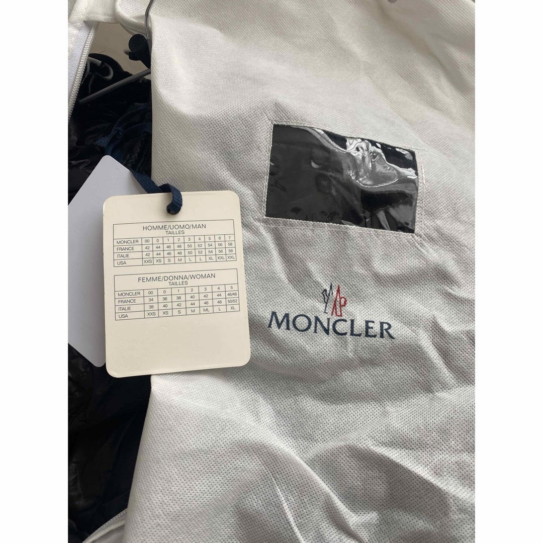 MONCLER(モンクレール)のモンクレーラ メンズのジャケット/アウター(ダウンジャケット)の商品写真