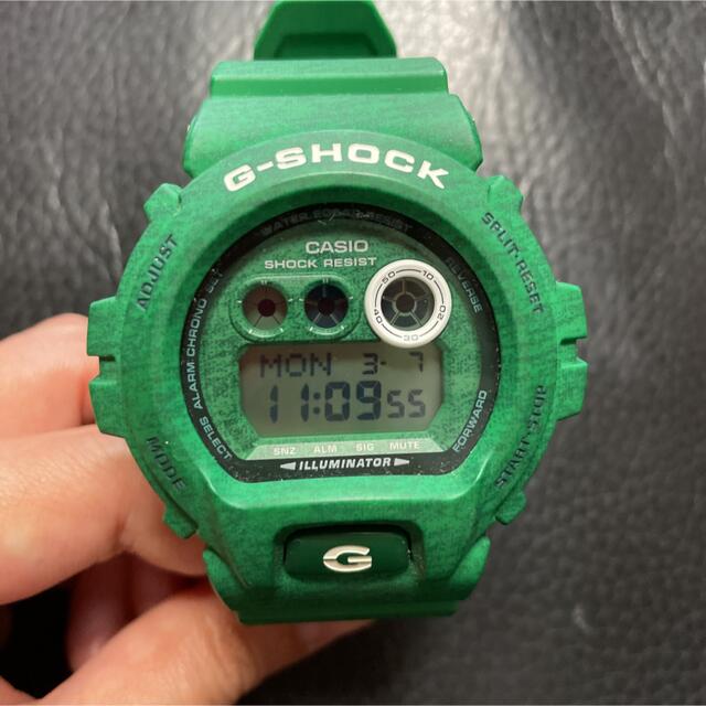 G-SHOCK(ジーショック)のCASIO G-SHOCK へザードカラー　グリーン メンズの時計(腕時計(デジタル))の商品写真