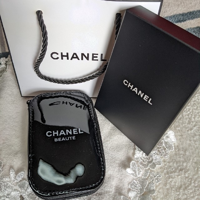 CHANEL(シャネル)のCHANELネイルケアキット（紙袋付） コスメ/美容のネイル(ネイルケア)の商品写真