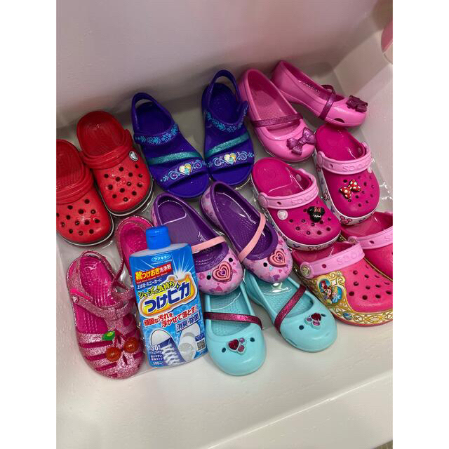 crocs(クロックス)の専用　クロックス　美品　キッズ　子供　サンダル　15.5cm   17.5cm キッズ/ベビー/マタニティのキッズ靴/シューズ(15cm~)(サンダル)の商品写真