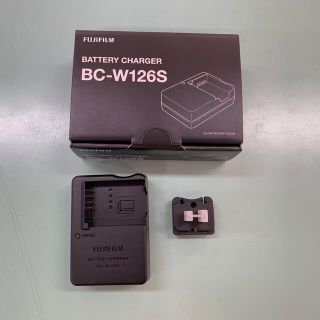 フジフイルム(富士フイルム)のBC-W126S 富士フイルム　バッテリーチャージャー(バッテリー/充電器)