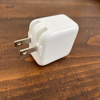 アップル(Apple)のApple 純正ACアダプタ 12W(バッテリー/充電器)