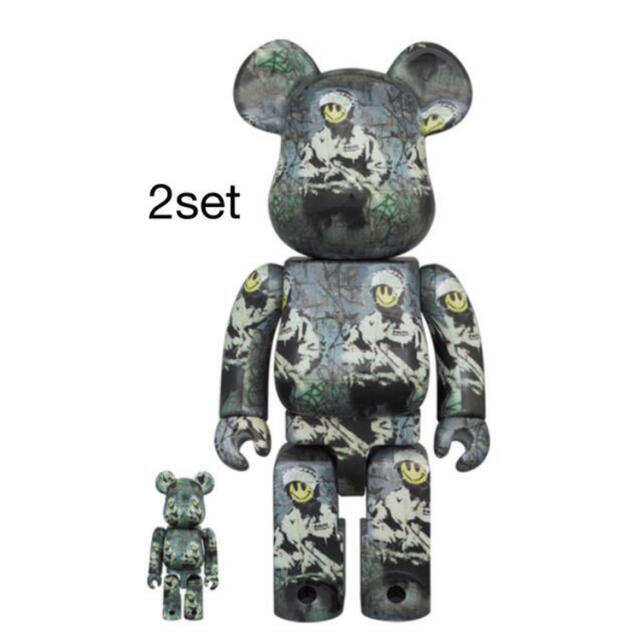 MEDICOM TOY(メディコムトイ)の2set BE@RBRICK RIOT COP 100％ 400％ BANKSY エンタメ/ホビーのフィギュア(その他)の商品写真