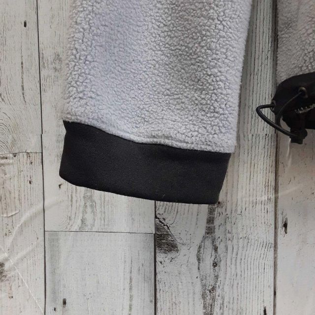 THE NORTH FACE(ザノースフェイス)の美品US規格ノースフェイスデナリジャケットフード刺繍ロゴ灰色グレー黒ブラック メンズのジャケット/アウター(ブルゾン)の商品写真