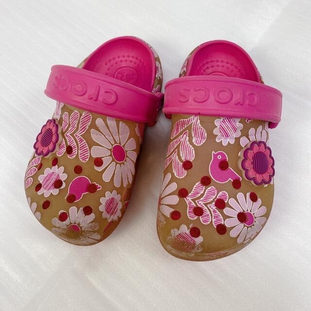 Crocs Crocs お花と小鳥が可愛い ピンクのキッズクロックス の通販 By Solution Planning S Shop クロックス ならラクマ Crocs Crocs お花と小鳥が可愛い ピンクのキッズクロックス の通販 By Solution Planning S Shop クロックス ならラクマ