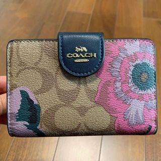 コーチ(COACH)のショプバ・箱付き　二つ折り財布　パープルフラワー　紫　花柄(財布)