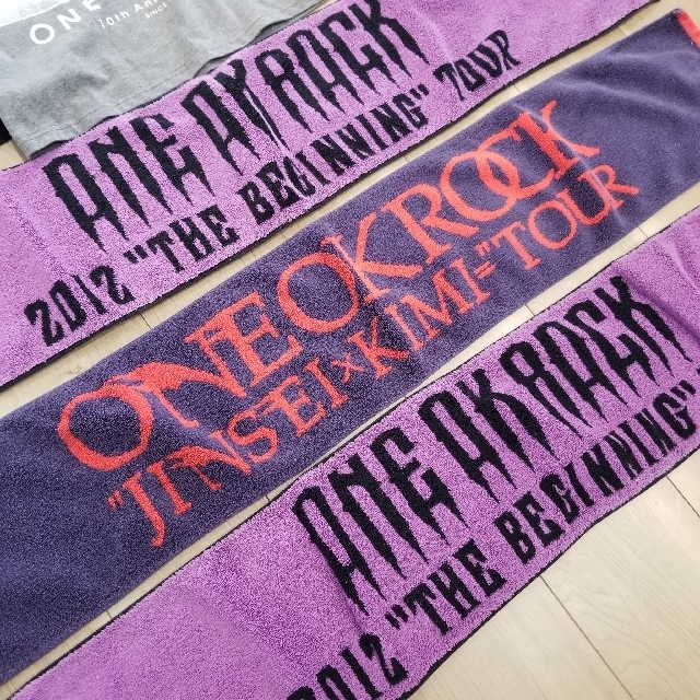 ONE OK ROCK(ワンオクロック)のONE OK ROCKワンオクロックTシャツタオルセット販売 メンズのトップス(Tシャツ/カットソー(半袖/袖なし))の商品写真