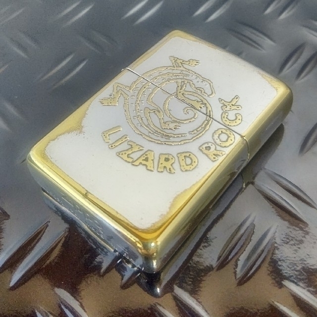 ZIPPO(ジッポー)のZippo Marlboro《LIZARD ROCK》ダメージ加工 希少 メンズのファッション小物(タバコグッズ)の商品写真