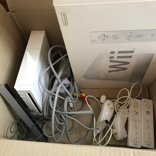 Wii(ウィー)のNintendo Wii RVL-S-WD 本体 エンタメ/ホビーのゲームソフト/ゲーム機本体(家庭用ゲーム機本体)の商品写真