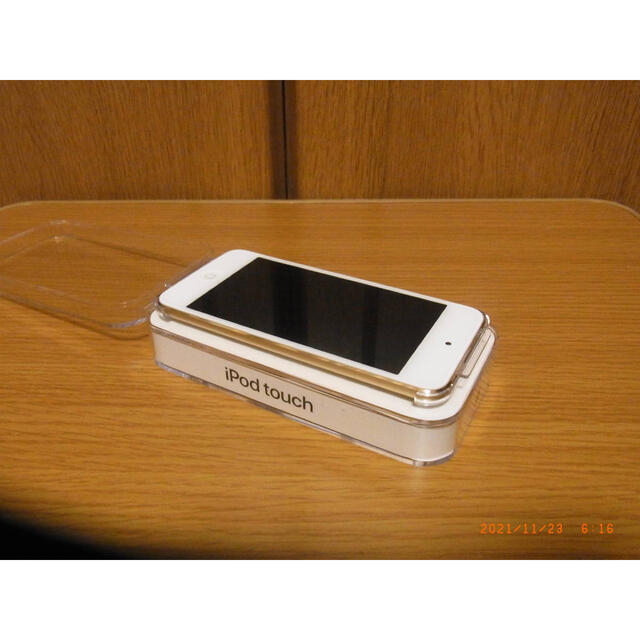 iPod(アイポッド)のiPodtouch 第7世代 ゴールド 32GB スマホ/家電/カメラのスマートフォン/携帯電話(その他)の商品写真