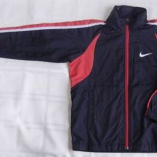 ナイキ(NIKE)のナイキ　120　～　130　ウィンドブレーカー ジャンパー　XS　NIKE　(ジャケット/上着)