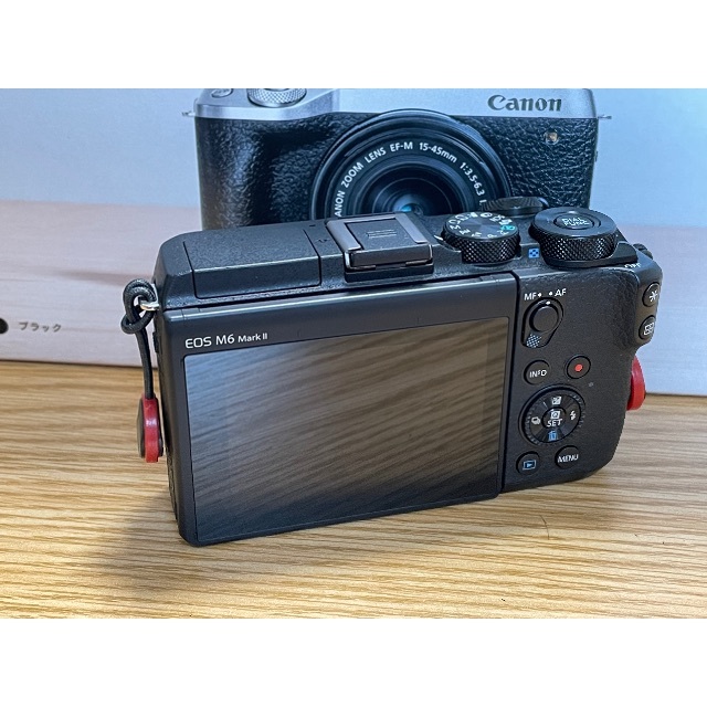 Canon(キヤノン)のEOS M6 Mark II・ダブルズームキット スマホ/家電/カメラのカメラ(ミラーレス一眼)の商品写真