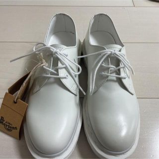 ドクターマーチン(Dr.Martens)のドクターマーチン　3ホール　白　23センチ　新品未使用(ローファー/革靴)