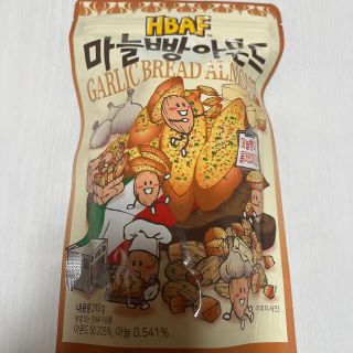 ガーリックパンアーモンド韓国お菓子おまけ付き(菓子/デザート)