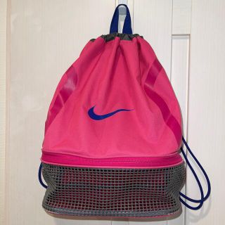 ナイキ(NIKE)のナイキ　ピンク　リュック　スポーツ用　巾着　プールバッグ　NIKE　女の子(リュックサック)