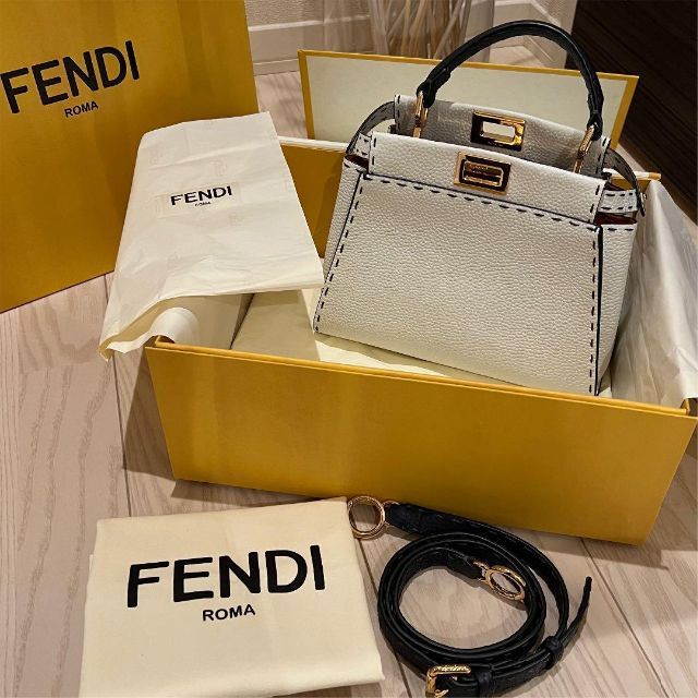 卸し売り購入 FENDI - フェンディ ミニ セレリアレザー ホワイト