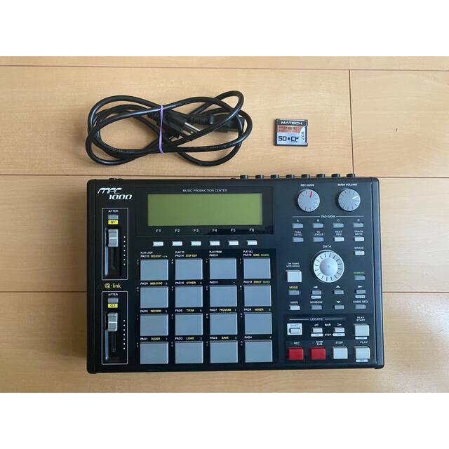 AKAI MPC1000サンプラー