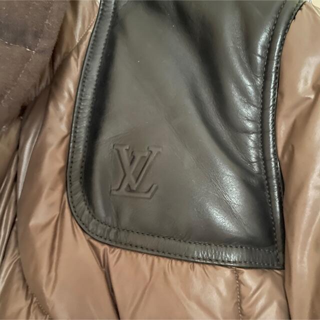 LOUIS VUITTON(ルイヴィトン)のVUITTON アウター メンズのジャケット/アウター(ダウンジャケット)の商品写真