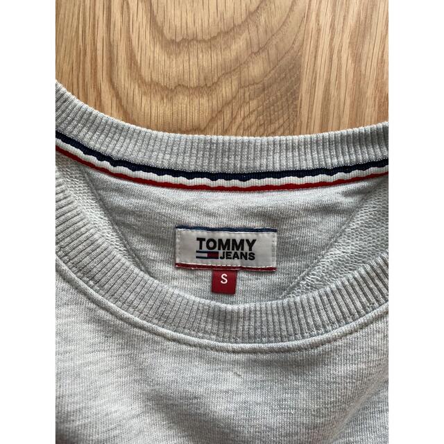 TOMMY(トミー)のtommyjeans トミー　トミーフィルフィガー　トレーナー　スウェット　 レディースのトップス(トレーナー/スウェット)の商品写真