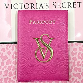 ヴィクトリアズシークレット(Victoria's Secret)の【新品】 ヴィクトリアシークレット パスポートケース ピンク(その他)