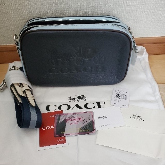 新品　未使用　COACHショルダーバッグ　男女兼用