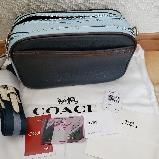 新品　未使用　COACHショルダーバッグ　男女兼用